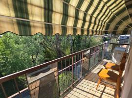 350m dal mare - Wi-Fi, Elegante, Tranquillo，位于蓬他码头的酒店