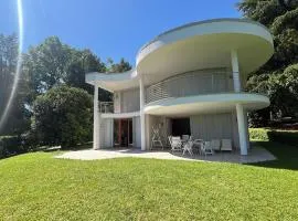 Villa overlooking Lake Maggiore with 3 suites
