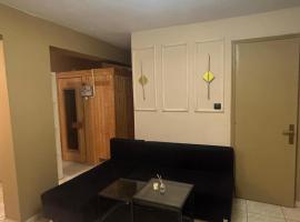 Your private villa，位于普托莱迈达的酒店