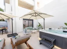NiMar luxury city villa with jacuzzi