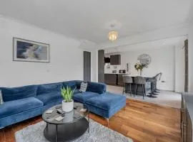 Spacious 5 Bedroom Detached Property with parking