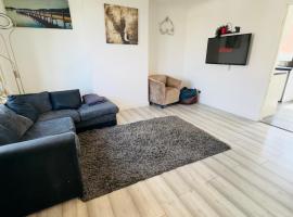 SwankyHome4Groups/Contractors/M5，位于达德利的酒店