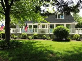 8 Bedrooms With A Pool - 404 Fourth Avenue