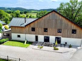 Gites Les Bouloies，位于Laviron的酒店