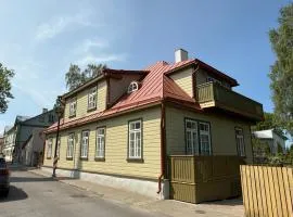 Kooli 7 - II floor sea view apartment with balcony in Haapsalu Old Town