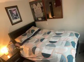 Queen Bed with garden view