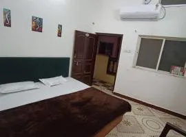 Ujjain Hotel Shree Ram Kut! Near Shri Mahakaleshwar Jyotirlinga Temple And Railway Station - Providing Air Conditioned Rooms With Free Wi-fi Facility & Excellent Room Service