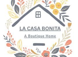 La Casa Bonita - Boutique Home Hotel in Tapovan Rishikesh，位于瑞诗凯诗的酒店