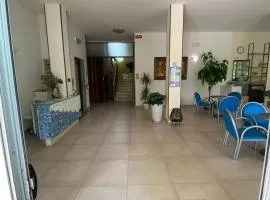 Hotel Gladys