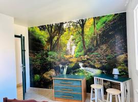 2&egrave;me chambre dans appartement 2 chambres proche mer, centre-ville et commerces，位于巴斯蒂亚的青旅