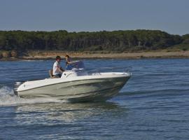 barca maria，位于拉迪斯波利的船屋