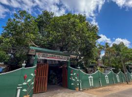 Green Garden Hotel，位于Kallady的酒店