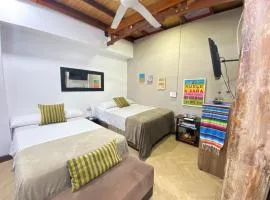 Apartarstudio muy bien ubicado, cercano a todo!!