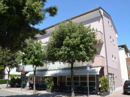 Hotel Tivoli，位于利尼亚诺萨比亚多罗的酒店