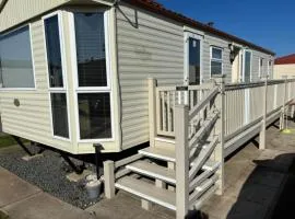Pg34 3 BED CARAVAN ON THE GOLDEN PALM CHAPEL ST LEONARDS