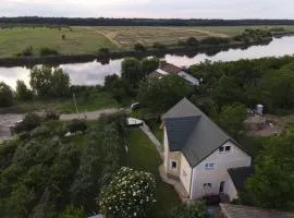 Family home, near therme/airport/ lake, Balotesti