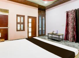 Hotel O RB Guest house，位于莫拉达巴德的酒店