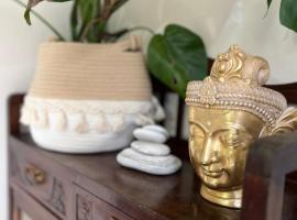 Iliodromi - The Sun Path Retreat，位于Vourli&oacute;tai的宠物友好酒店