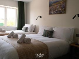 Hidden Acres- Deluxe Double & Single Room，位于马拉海德的酒店