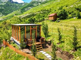 Arditi's Cabin，位于Bogë的酒店