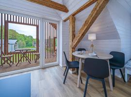 H7 Stuudiokodud- SELF CHECK-IN，位于维尔扬迪的带停车场的酒店