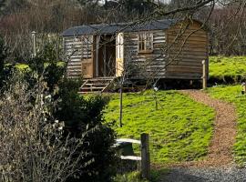 Robins Retreat - Shepherds Hut Alfriston，位于奥尔弗里斯顿的酒店