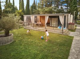 Premium Mobile Homes - Hotel & Resort Adria Ankaran，位于安卡兰的酒店