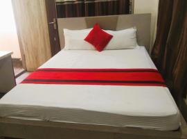 Hotel Raj DUNIYA GUEST House Kalighat WB With AC OR NON AC Room，位于加尔各答的酒店