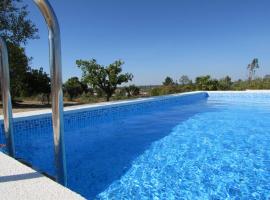 Quinta Rural em Coruche com piscina privativa，位于科鲁希的酒店