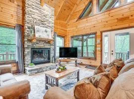 15 Mi to Hocking Hills: Secluded Cabin w/ Hot Tub