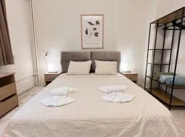 Cozy 1BDR with Jacuzzi and WiFi near Vitosha BLVD