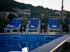 Apartments with a swimming pool in the Dalmatian Hinterland