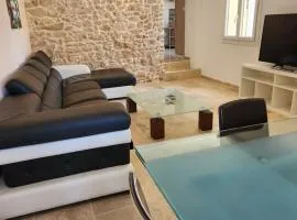Maison de charme avec terrain de pétanque