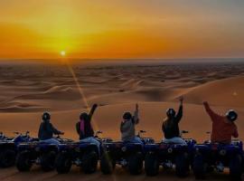 Sahara luxury camp，位于Oulad Akkou的酒店