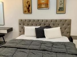 Grace court apartments，位于Alimosho的酒店
