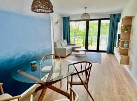 Błękitna Keja - apartament z widokiem na jezioro - Zegrze，位于泽格雷兹的酒店