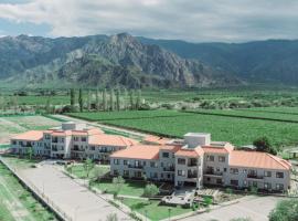 Chadel BuenaVid Cafayate，位于卡法亚特的带泳池的酒店