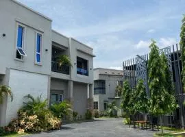 Romeo Court