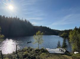 Lakeside cabin，位于Snofugl的木屋