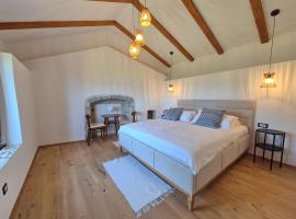 Cozy cottage with seaview and parking ideal for small family，位于布尔扎克的别墅