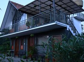 Moon Glade Service Villa，位于玛纳多迪的酒店