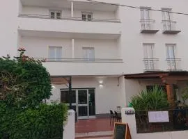 奥里亚斯特拉酒店