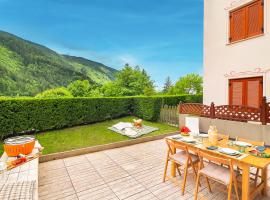 Giardino sul Lago - Vista su lago e montagne a Molveno，位于莫尔韦诺的酒店