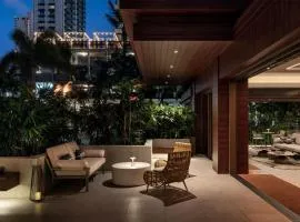 The Ambassador of Waikiki, Tapestry Collection by Hilton