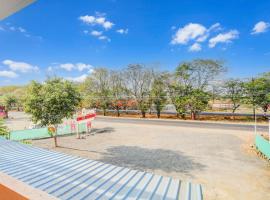 Hotel O queen hotel & restaurant，位于Phanda的酒店