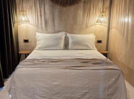 Destiny Beach Apartments，位于格勒姆的酒店