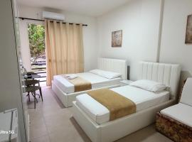 Villa Arli&Eris，位于伏罗拉的酒店