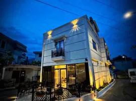 Martin Luxury Hotel