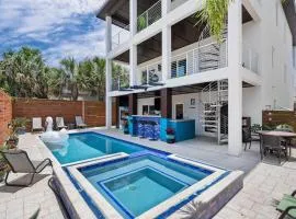 Ocean Views Sunrises and Sunsets Sparkling Pool and Spa Steps to Sand