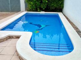 CASA MENORCA BARBACOA y PISCINA，位于迈阿密普拉特亚的酒店